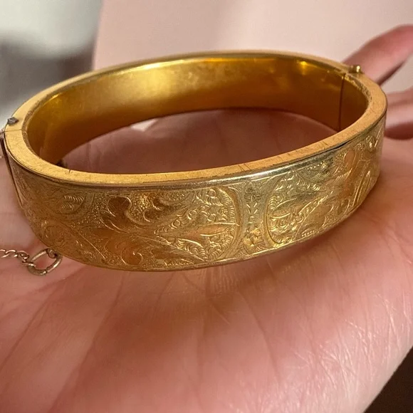 Antique Victorian 1880 stamped Gold plated Floral Etched Bangle Bracelet - Picture 1 of 16